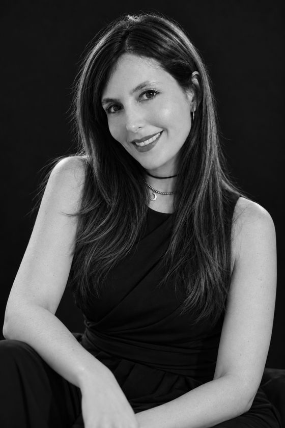 Paola Amor, host de FUEGA Premiere